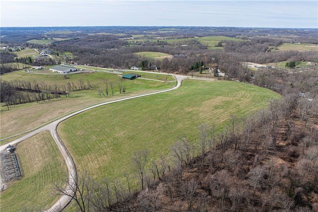 560 Old Hickory Ridge Rd, Chartiers, PA 15301