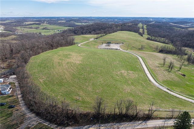 560 Old Hickory Ridge Rd, Chartiers, PA 15301