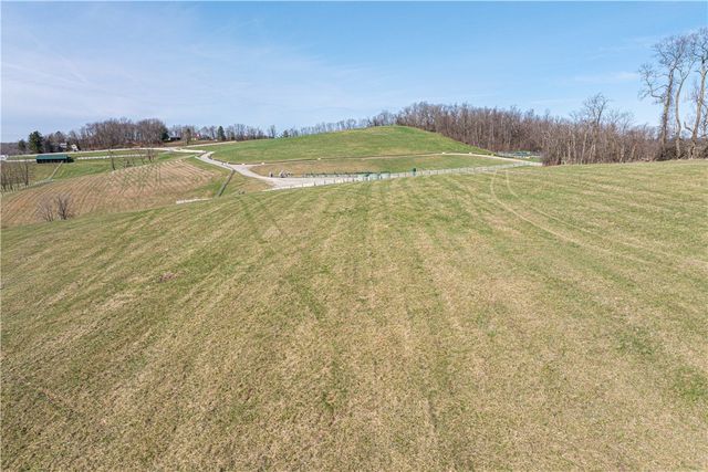 560 Old Hickory Ridge Rd, Chartiers, PA 15301