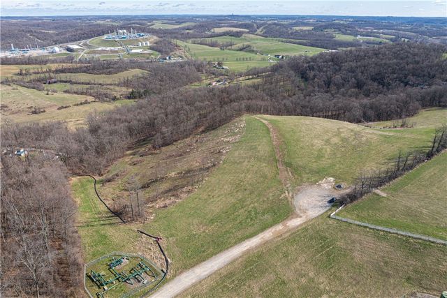 560 Old Hickory Ridge Rd, Chartiers, PA 15301