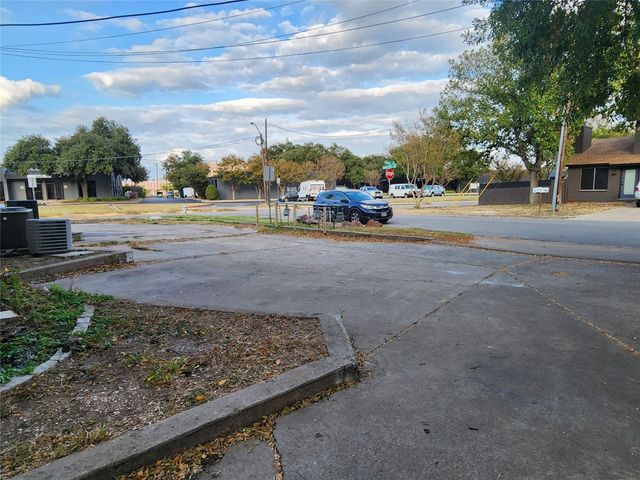 2301 POLARIS Ave 102, Austin, TX 78757