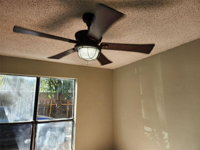 2301 POLARIS Ave 102, Austin, TX 78757