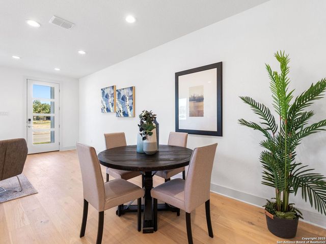 554 McMonigal Place, San Antonio, TX 78210