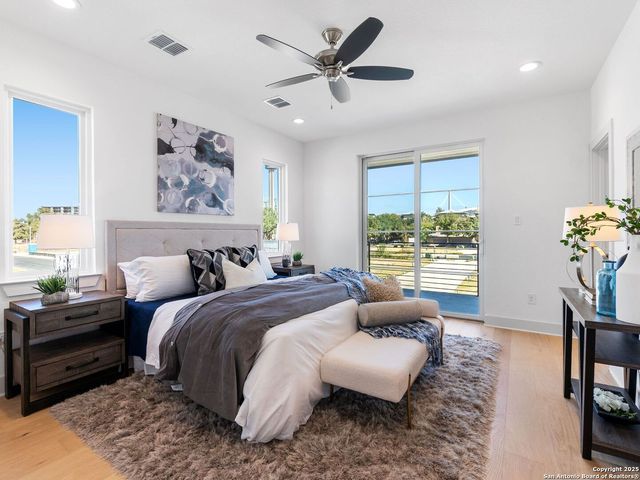 554 McMonigal Place, San Antonio, TX 78210