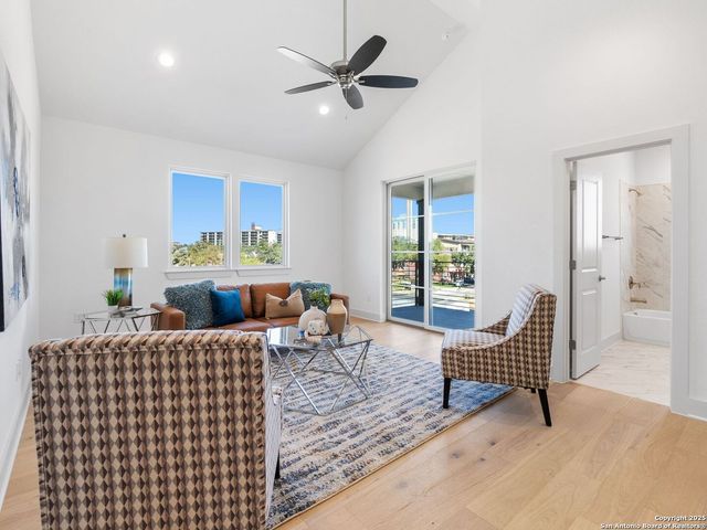 554 McMonigal Place, San Antonio, TX 78210