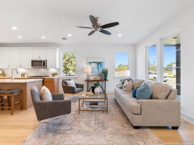 554 McMonigal Place, San Antonio, TX 78210