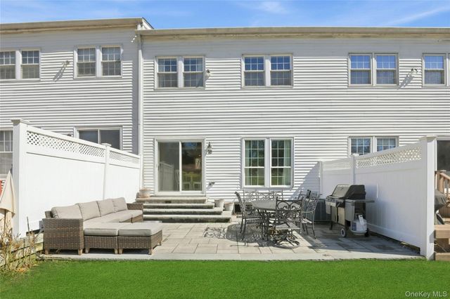 78 Hidden Ridge Drive, Syosset, NY 11791