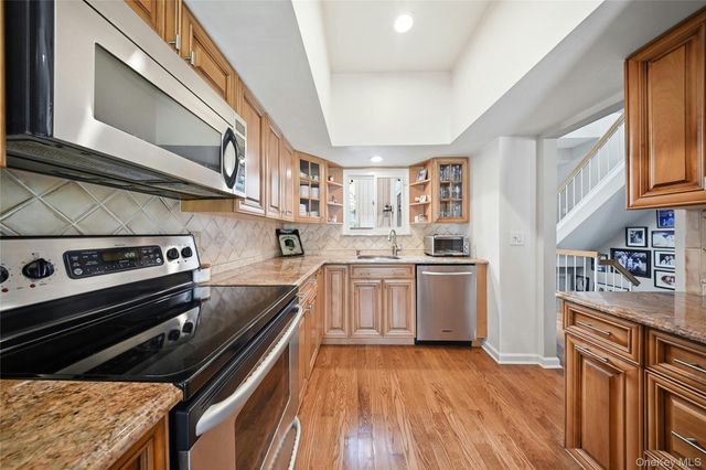 78 Hidden Ridge Drive, Syosset, NY 11791