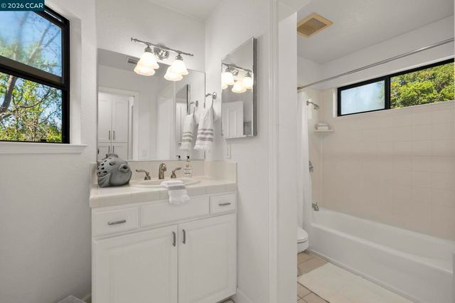 1 Chorley Walk, Pleasant Hill, CA 94523