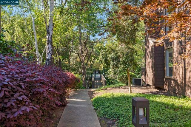 1 Chorley Walk, Pleasant Hill, CA 94523