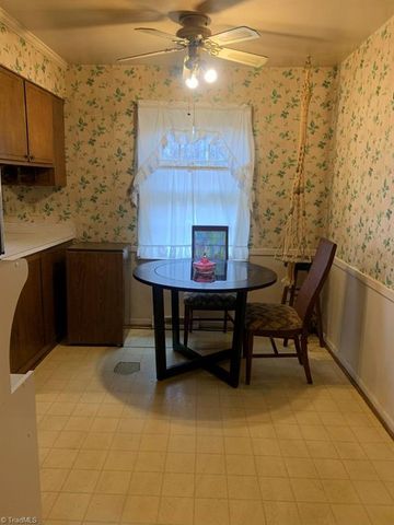 1514 Woodridge Avenue, Greensboro, NC 27405