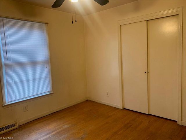 1514 Woodridge Avenue, Greensboro, NC 27405