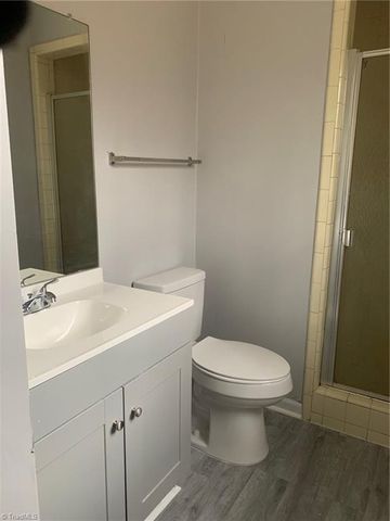 1514 Woodridge Avenue, Greensboro, NC 27405