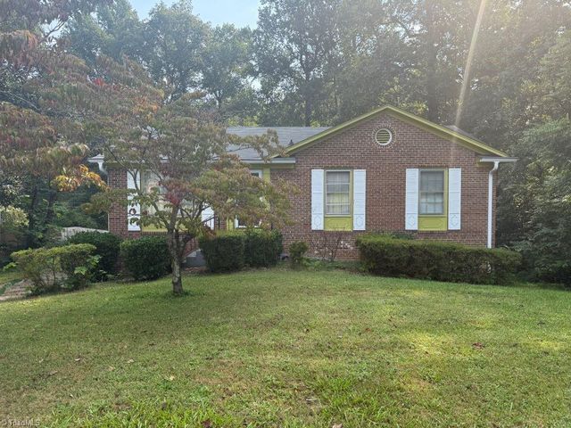 1514 Woodridge Avenue, Greensboro, NC 27405