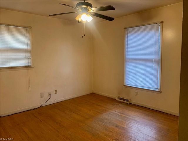 1514 Woodridge Avenue, Greensboro, NC 27405