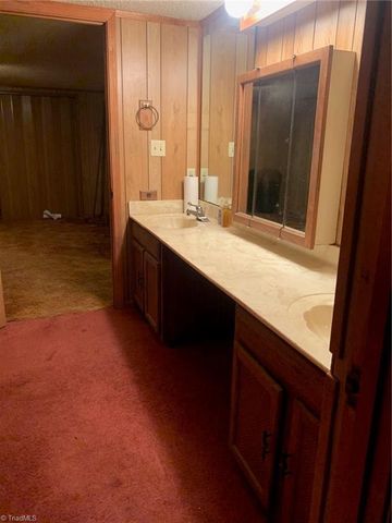 1514 Woodridge Avenue, Greensboro, NC 27405