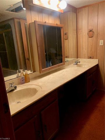 1514 Woodridge Avenue, Greensboro, NC 27405