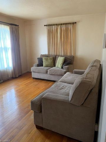 1514 Woodridge Avenue, Greensboro, NC 27405