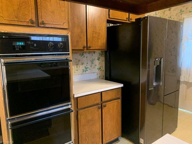 1514 Woodridge Avenue, Greensboro, NC 27405