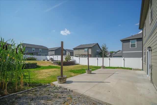 8006 S FRUITVALE Ln, Cheney, WA 99004