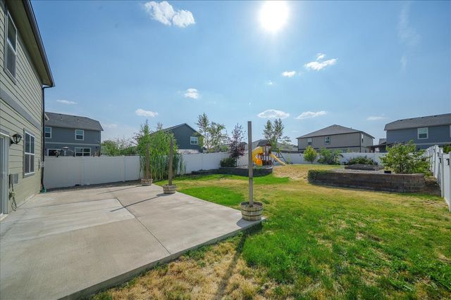 8006 S FRUITVALE Ln, Cheney, WA 99004