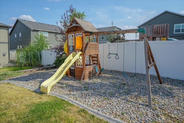 8006 S FRUITVALE Ln, Cheney, WA 99004