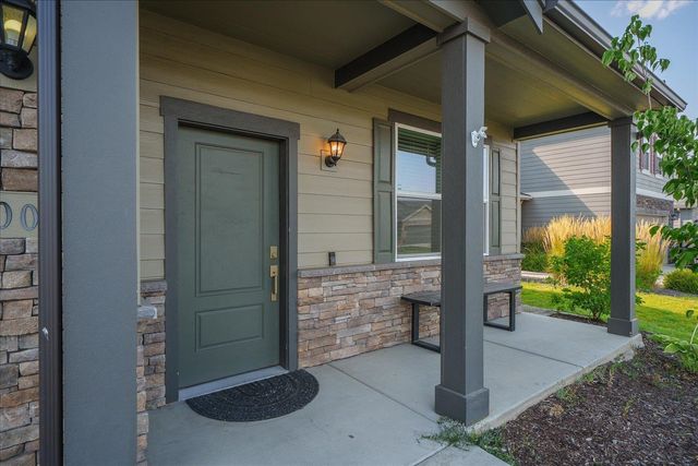 8006 S FRUITVALE Ln, Cheney, WA 99004