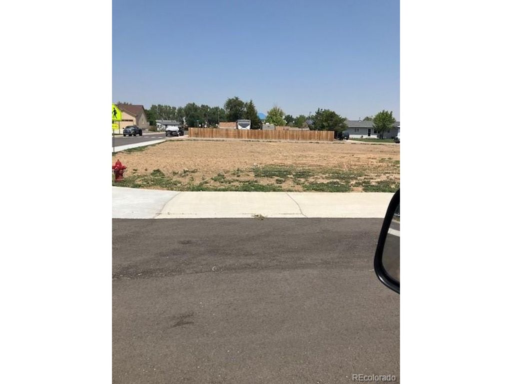 25 Johnson Ct, Keenesburg, CO 80643