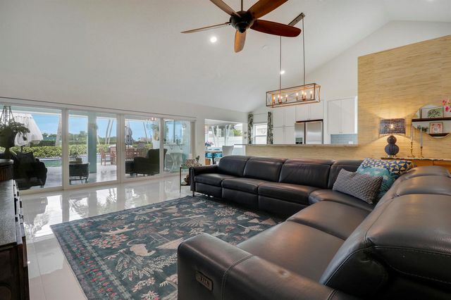1560 Wilderness Road, West Palm Beach, FL 33409