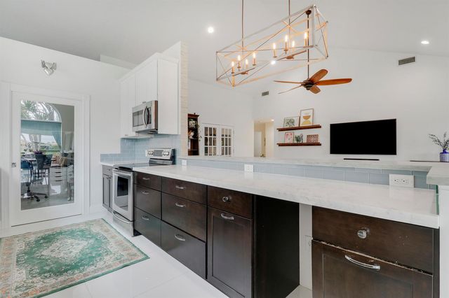 1560 Wilderness Road, West Palm Beach, FL 33409