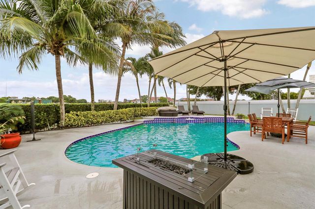 1560 Wilderness Road, West Palm Beach, FL 33409
