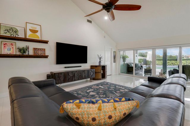 1560 Wilderness Road, West Palm Beach, FL 33409