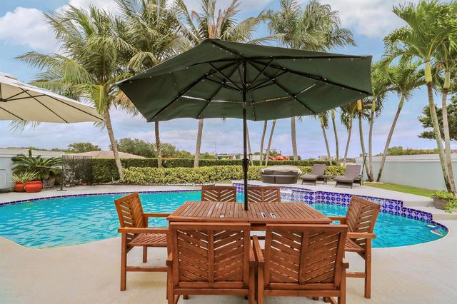 1560 Wilderness Road, West Palm Beach, FL 33409