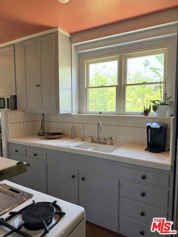 923 Alma Street, Glendale, CA 91202