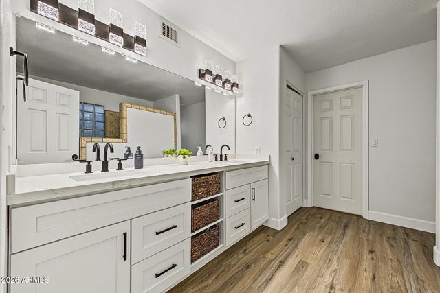 5960 E VERMILLION Street, Mesa, AZ 85215