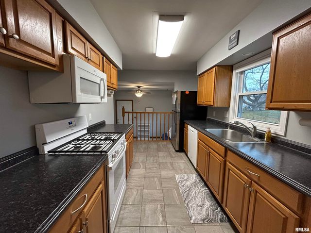 510 16TH Street, Silvis, IL 61282