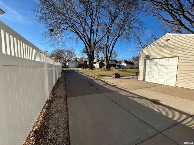 510 16TH Street, Silvis, IL 61282