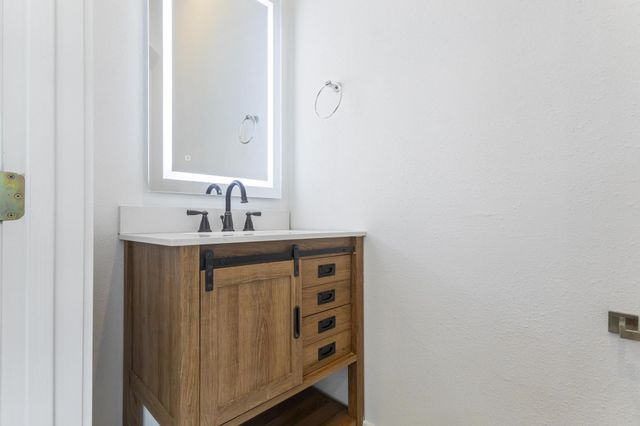 2450 N Garrett Avenue 14, Dallas, TX 75206