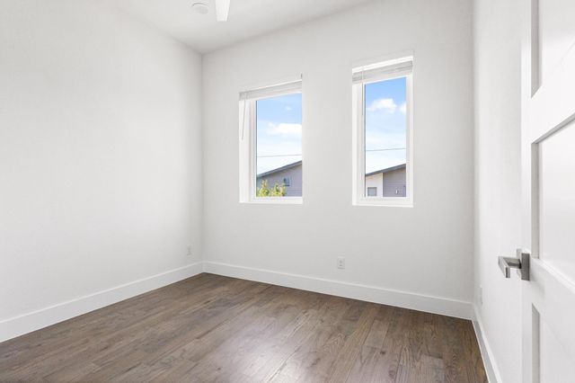 2450 N Garrett Avenue 14, Dallas, TX 75206