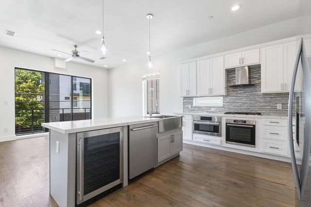 2450 N Garrett Avenue 14, Dallas, TX 75206