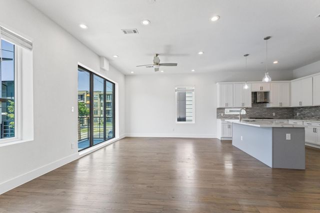 2450 N Garrett Avenue 14, Dallas, TX 75206