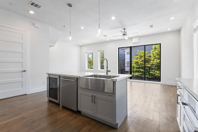2450 N Garrett Avenue 14, Dallas, TX 75206