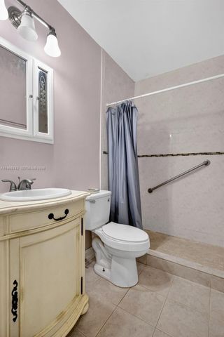 733 W 33rd Street, Hialeah, FL 33012