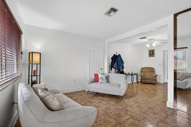 733 W 33rd Street, Hialeah, FL 33012