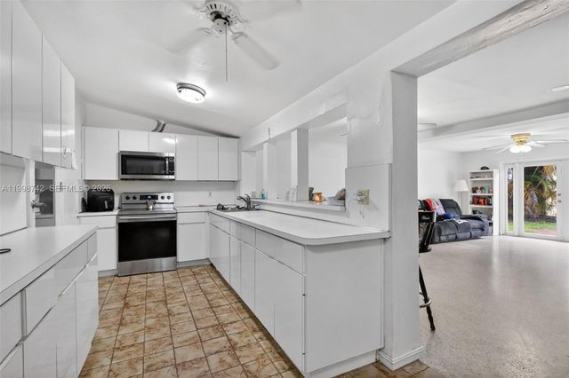 733 W 33rd Street, Hialeah, FL 33012