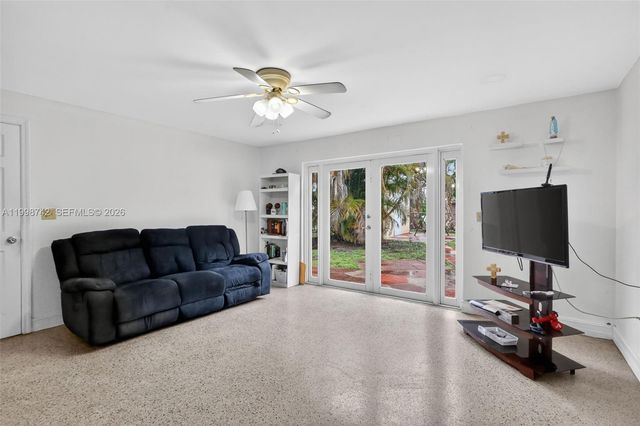 733 W 33rd Street, Hialeah, FL 33012