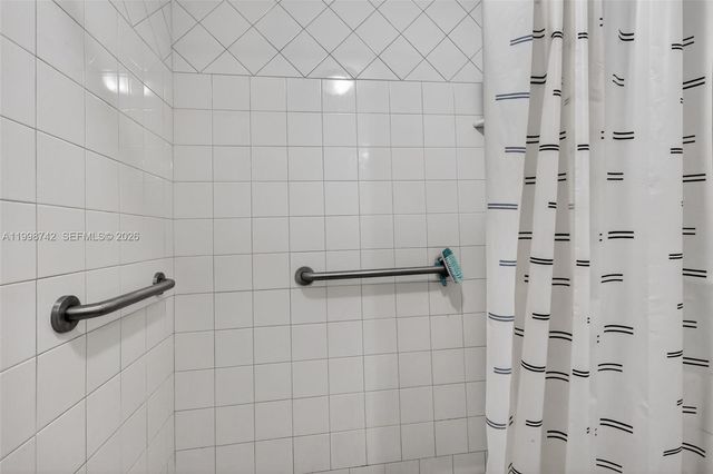 733 W 33rd Street, Hialeah, FL 33012