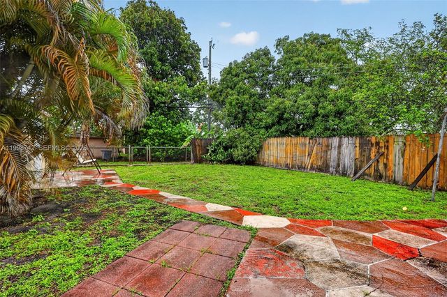 733 W 33rd Street, Hialeah, FL 33012