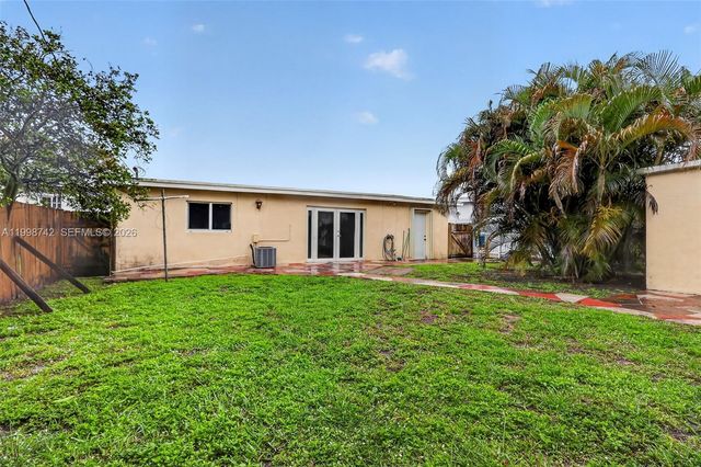733 W 33rd Street, Hialeah, FL 33012