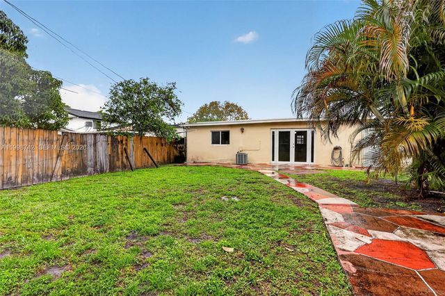 733 W 33rd Street, Hialeah, FL 33012